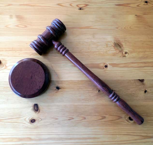 Семья из Режа отстояла в суде право на новое жилье взамен аварийного