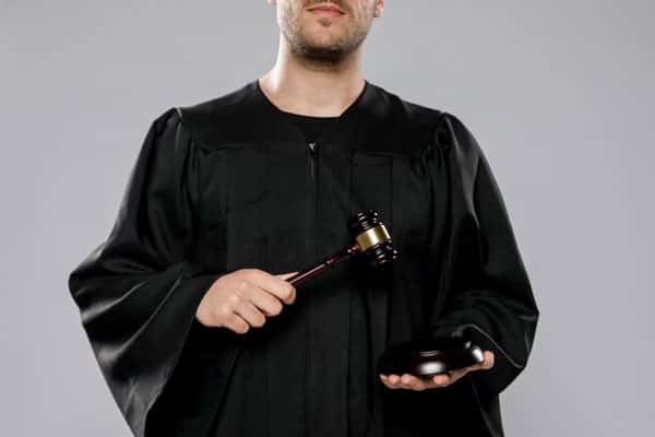 Свердловский суд снял арест со счетов гендиректора завода «Исеть» Малика Гайсина