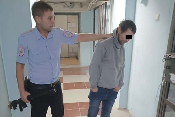 Полиция Екатеринбурга задержала гражданина, гулявшего по столице Среднего Урала с «винтовкой»