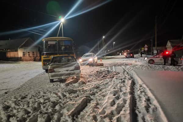 В Свердловской области в ДТП попал пассажирский автобус. Есть пострадавший