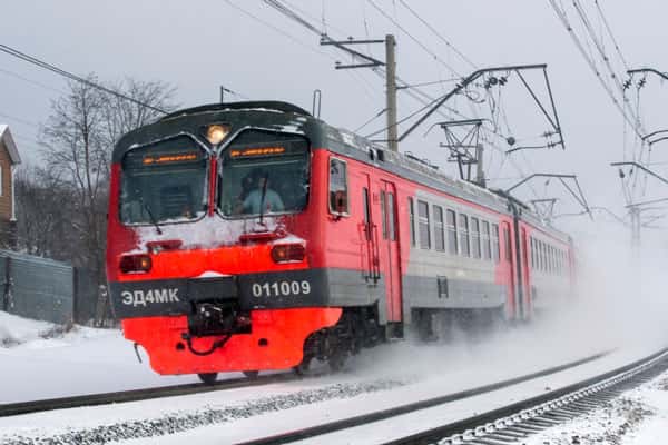 В расписании СвЖД назначены новые поезда дальнего следования и электрички