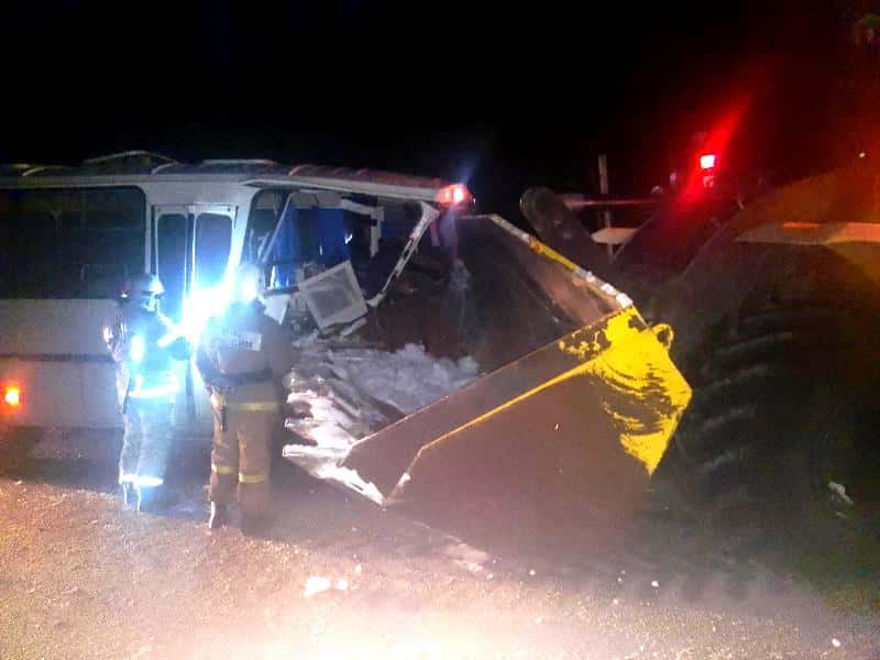 В Пермском крае автобус с пассажирами врезался в трактор 