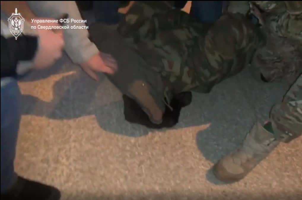В Екатеринбурге задержали экстремиста, который хотел поджечь воинскую часть 
