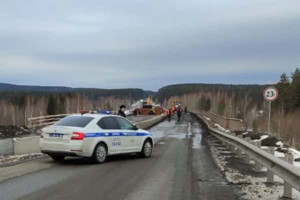 Под Нижним Тагилом перекрыта трасса из-за риска обрушения мостовой конструкции