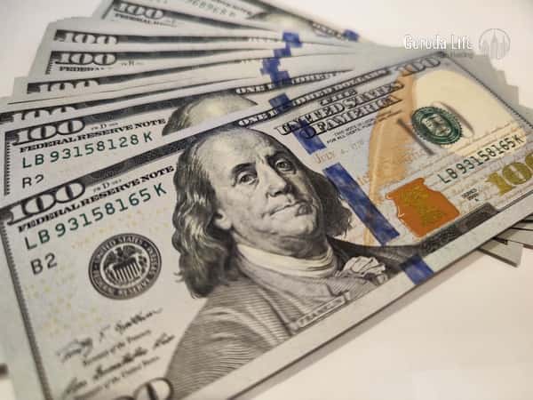 Доллар может подорожать до 100 рублей