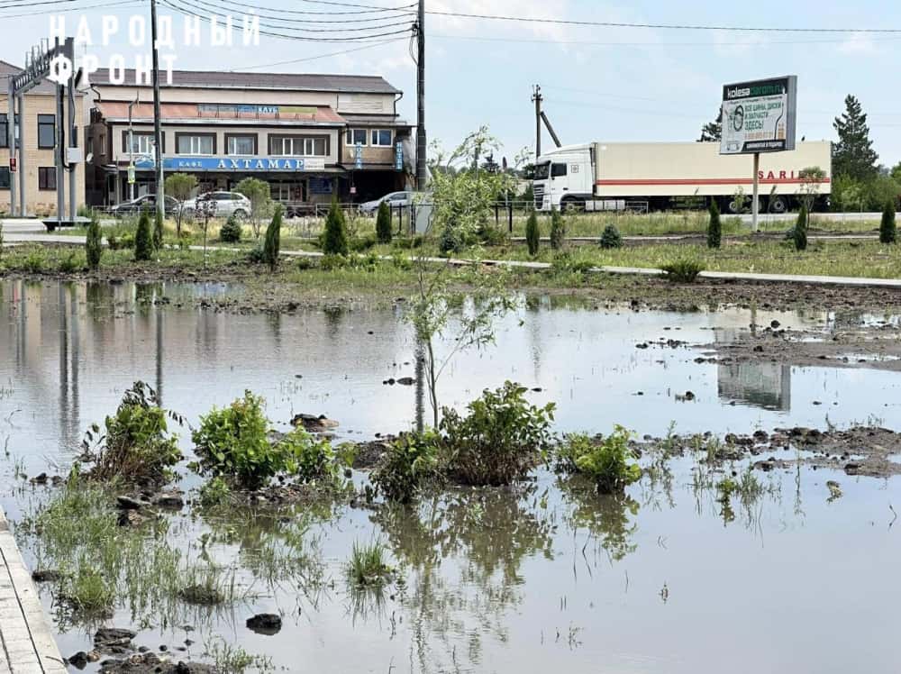 В Южноуральске затопило неправильный сквер 