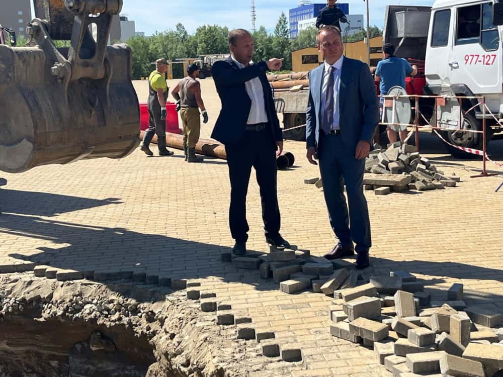 В центре Сургута провалился грунт