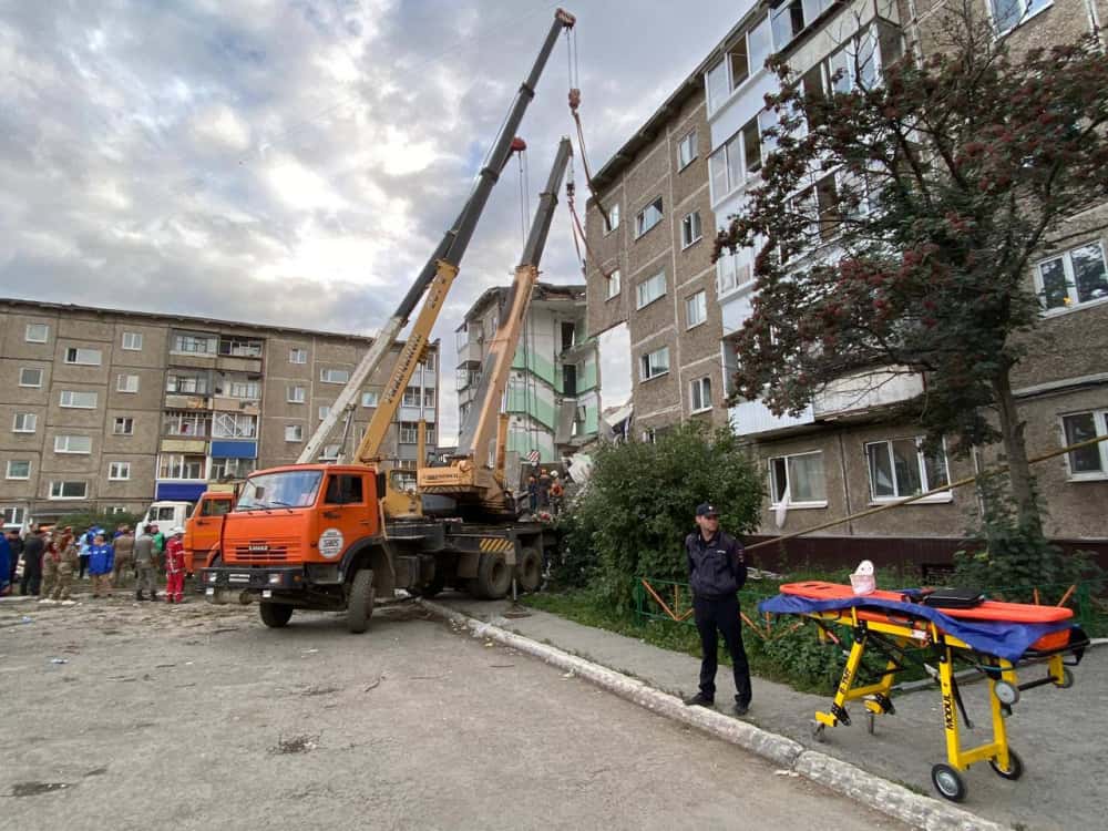 В Нижнем Тагиле из-под завалов извлекли погибшую женщину 