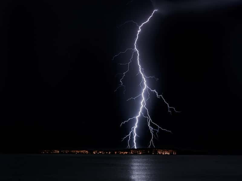 Жительница Екатеринбурга вышла из комы после удара молнии