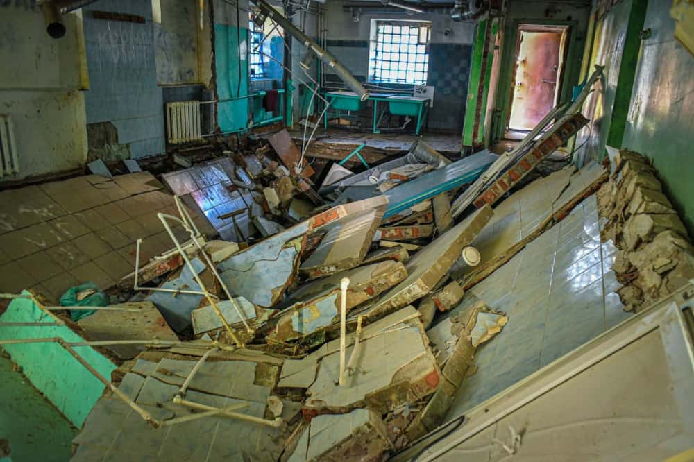 Жильцов эвакуировали из частично разрушенной пятиэтажки в Перми 