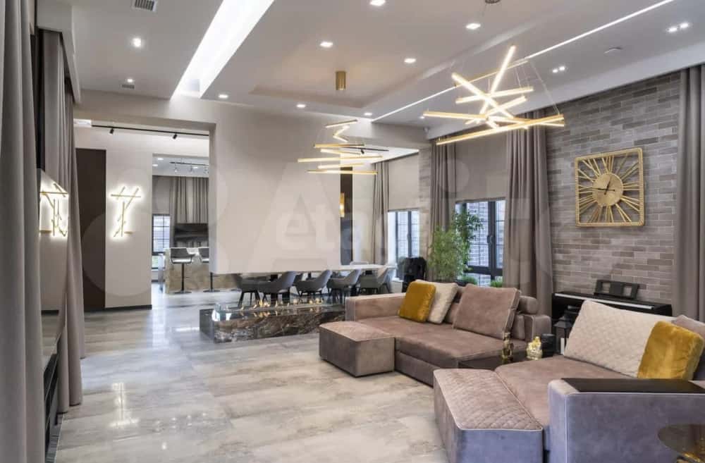 Просят 300 миллионов — в Тюмени продают роскошный дом 