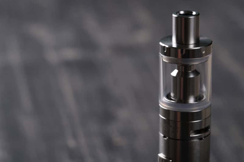 Табачное лобби атакует — в России могут полностью запретить вейпы 