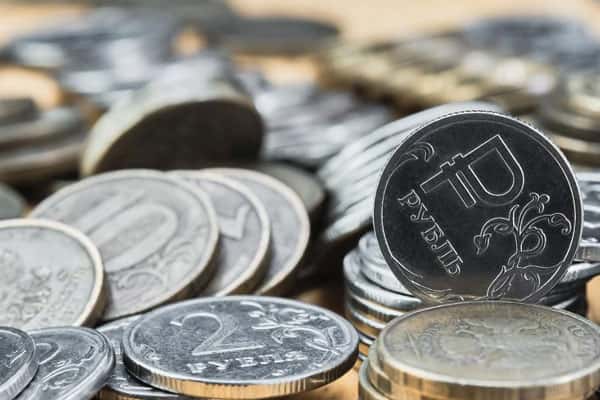 Зарплаты и ВВП вырастут — экономист предсказал ситуацию в России в 2025 году 