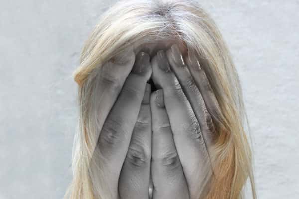 Психолог предрёк депрессию людям, долго не убирающим ёлку 