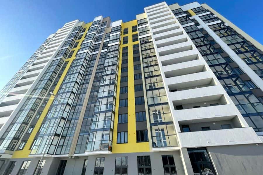 300 сирот получили новые квартиры в Екатеринбурге 