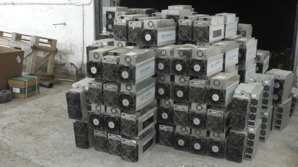 Две нелегальные майнинговые фермы закрыла свердловская полиция 