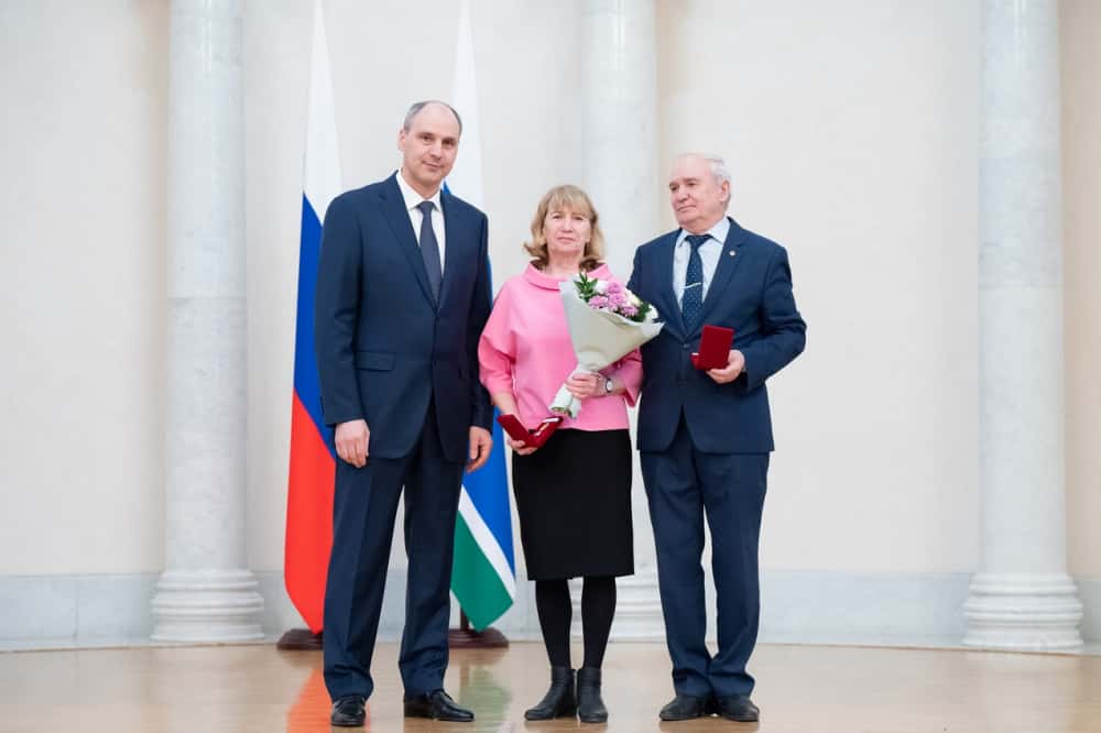 Денис Паслер вручил уральцам федеральные и региональные награды 