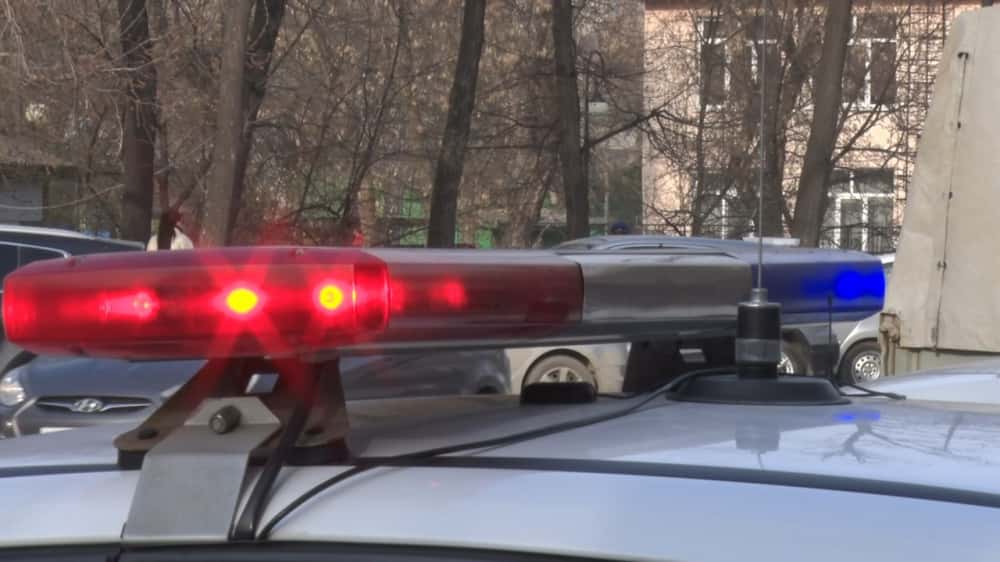 На перекрёстке в Тюмени столкнулись «BMW» и машина скорой помощи 