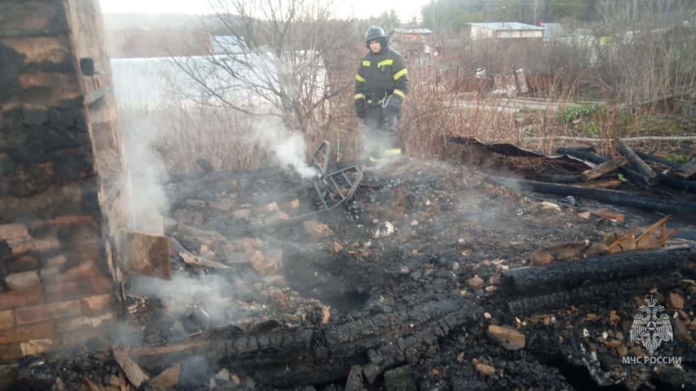 Четыре человека погибли при пожаре в Челябинской области 