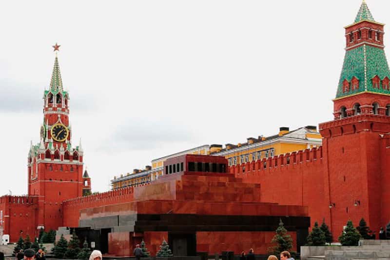 Коммунисты и их последователи отмечают 155-летие Ленина 