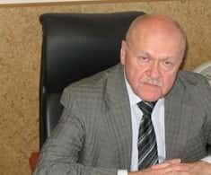 77-летний Борис Лозовский снова возглавит журфак УрФУ? 