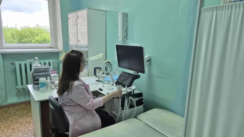 Свердловские больницы получат почти две тысячи единиц современной техники