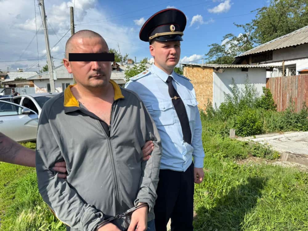 «Так получилось»: мужчина, едва не зарезавший женщину в Каменске-Уральском, объяснился в двух словах 