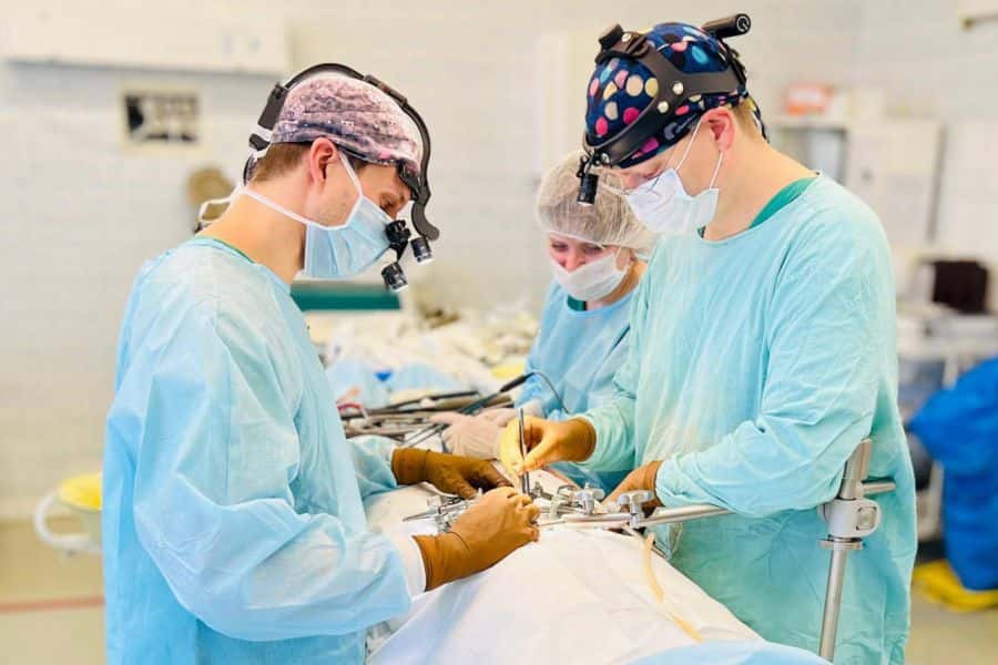 Нейрохирурги Свердловского госпиталя ветеранов войн поставили на ноги бойца СВО 