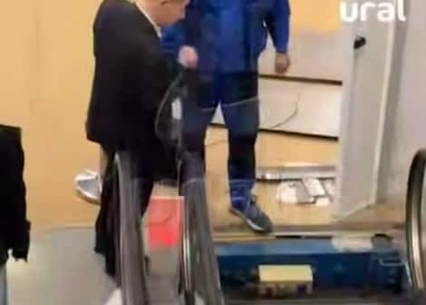 В торговом центре в Екатеринбурге маленькому мальчику оторвало часть руки 