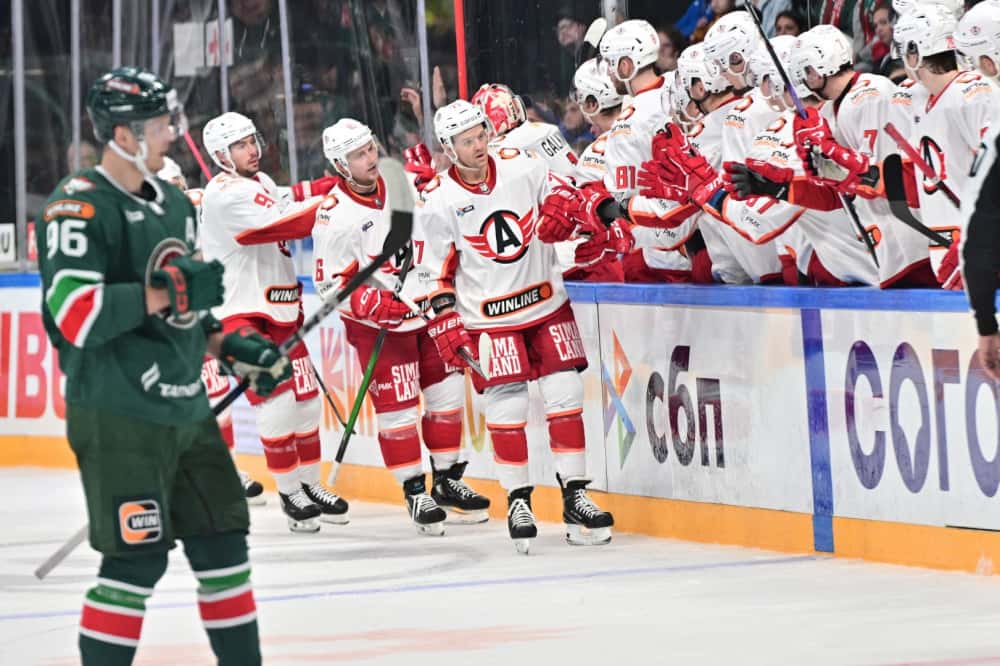 Накидали сразу шесть шайб — «Автомобилист» одержал уверенную победу над «Ак Барсом» 