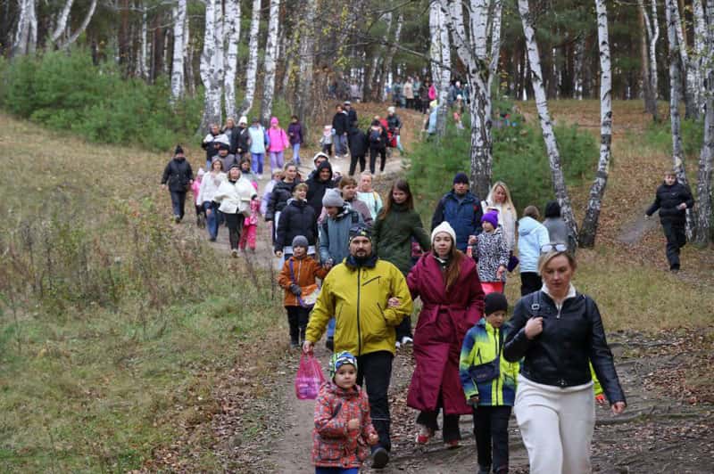 День ходьбы в Каменск-Уральском 2025: участники, маршруты и развлечения