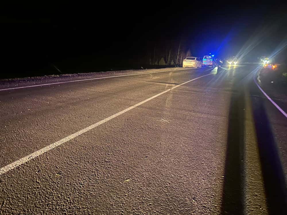 На Южном Урале на трассе опрокинулась машина, водитель погиб 