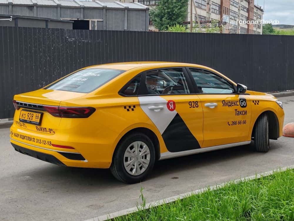 В Екатеринбурге в работе такси выявили десятки нарушений 