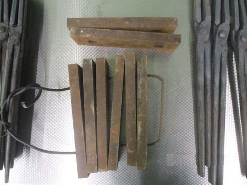 В аэропорту Кольцово задержали пассажира со 100 кг клещей и гильотинными ножами