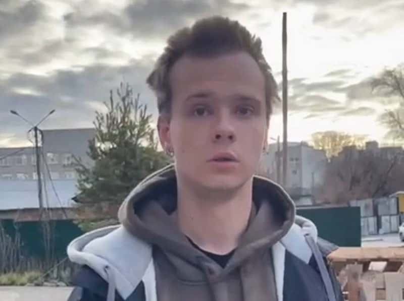 В Екатеринбурге парень продавал растения, предназначенные для благоустройства двора. Видео