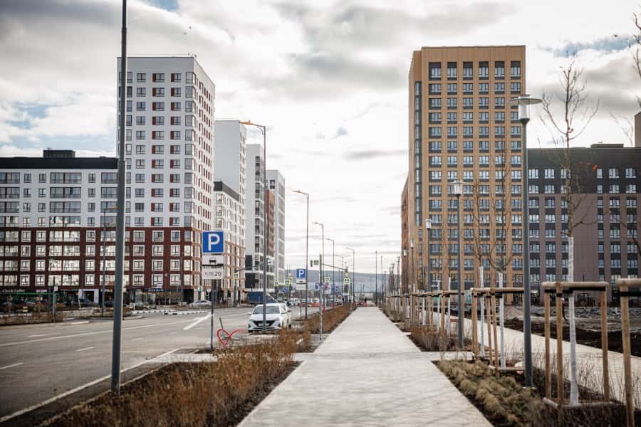 В Солнечном микрорайоне Екатеринбурга завершают строительство улицы Любви: движение откроют до конца года