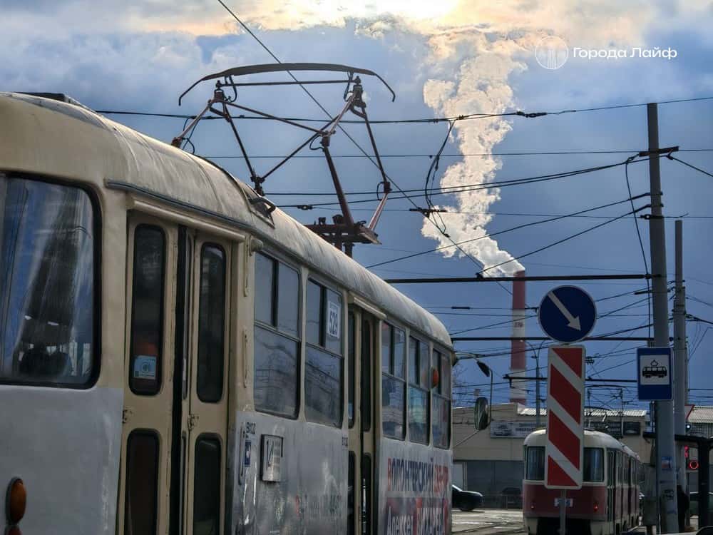 Мэр Екатеринбурга рассказал о проекте по отделению трамвайных путей от дороги