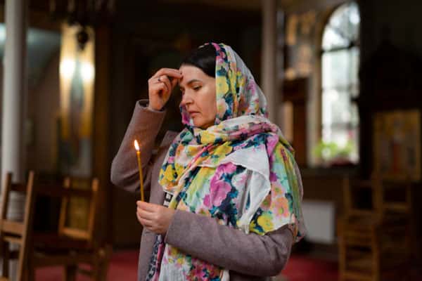 Сны об умерших — предзнаменование или призыв к молитве? Ответ Церкви