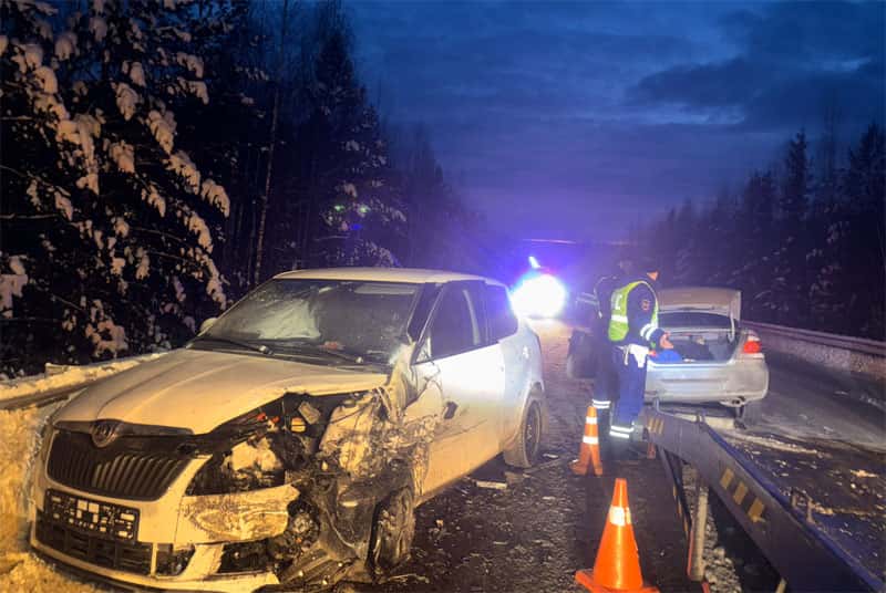 В Свердловской области произошло массовое ДТП из-за опасного обгона