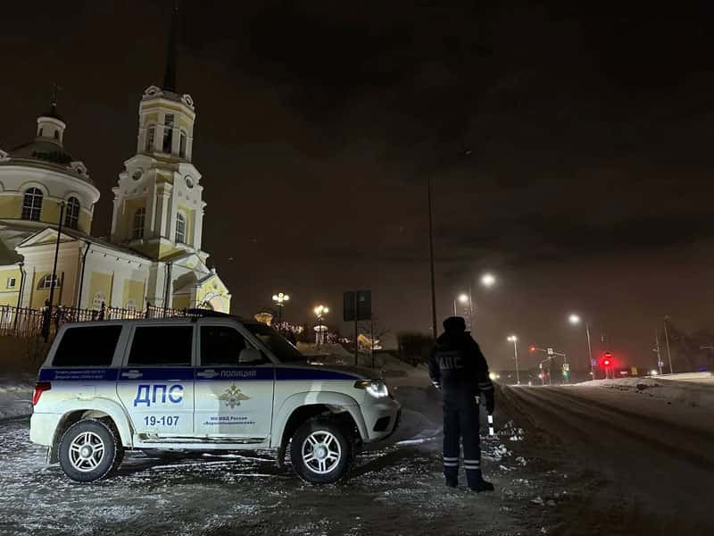 В Свердловской области почти 400 экипажей ДПС работают у храмов