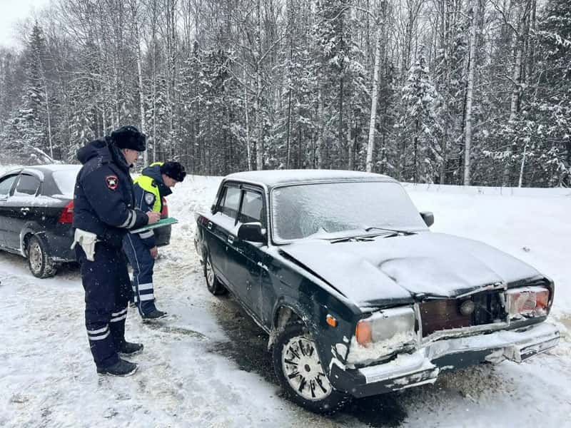 Помогали водителю и погибли: страшное ДТП на трассе Пермь — Екатеринбург