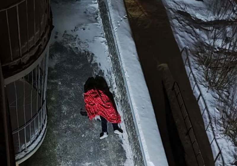 В Екатеринбурге найдено тело молодого мужчины под окнами дома на Щербакова