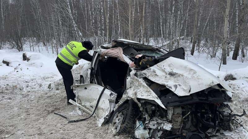 Автоледи с пятидневным стажем вождения вылетела на встречку и спровоцировала ДТП