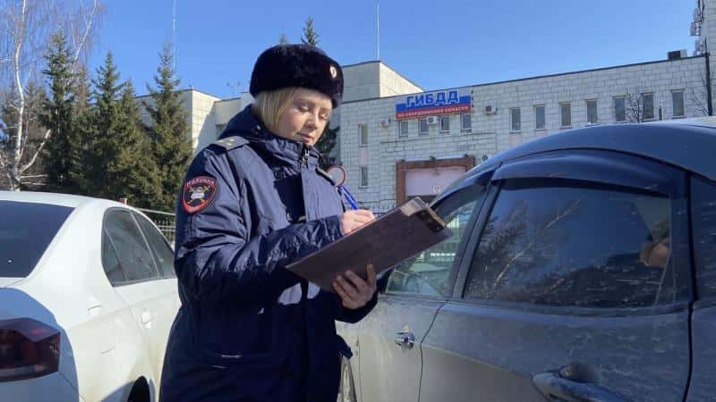 Не выплатил больше сотни штрафов: молодому водителю из Свердловской области грозит арест