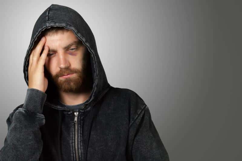 Два свертка с запрещенными веществами нашли у мужчины в Екатеринбурге — ему грозит до десяти лет