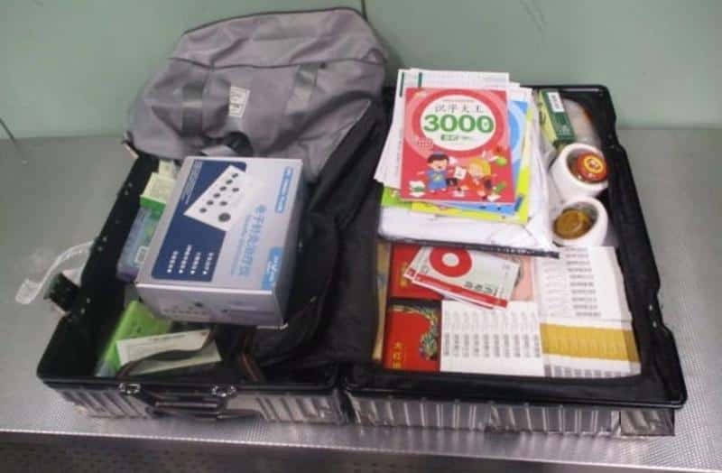 Тридцать килограммов медицинских товаров из Харбина задержали в Екатеринбурге — пассажиру грозит штраф