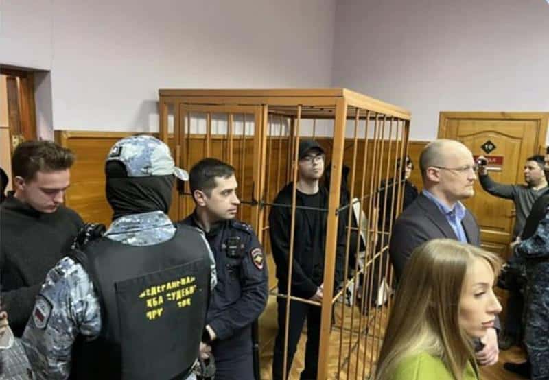 Колония и штраф 1,2 млн рублей — приговор бывшему заместителю главреда «Ура.ру» за взятку полицейскому