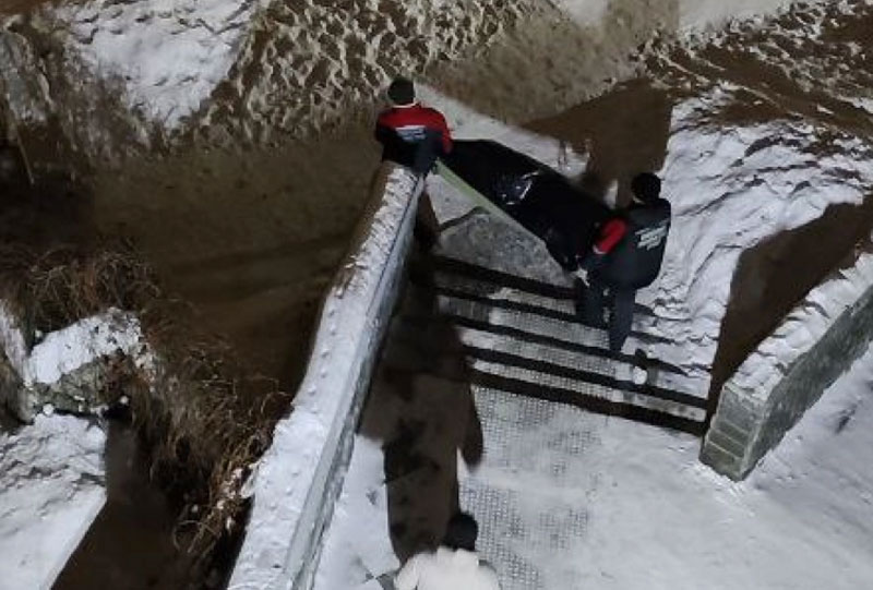 В Екатеринбурге 34-летний Александр погиб при падении с балкона на Щербакова | Под окнами дома на Щербакова найден погибшим 34-летний Александр В Екатеринбурге 34-летний Александр погиб при падении с балкона на Щербакова | Под окнами дома на Щербакова найден погибшим 34-летний Александр