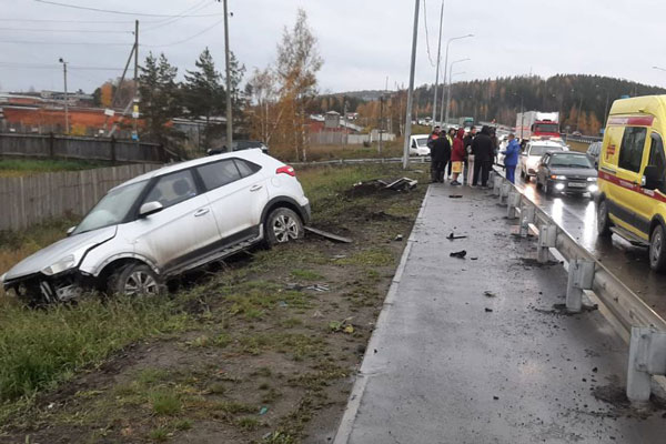 Водитель потеряла сознание и попала в ДТП под Екатеринбургом. Пассажир погиб Водитель потеряла сознание и попала в ДТП под Екатеринбургом. Пассажир погиб