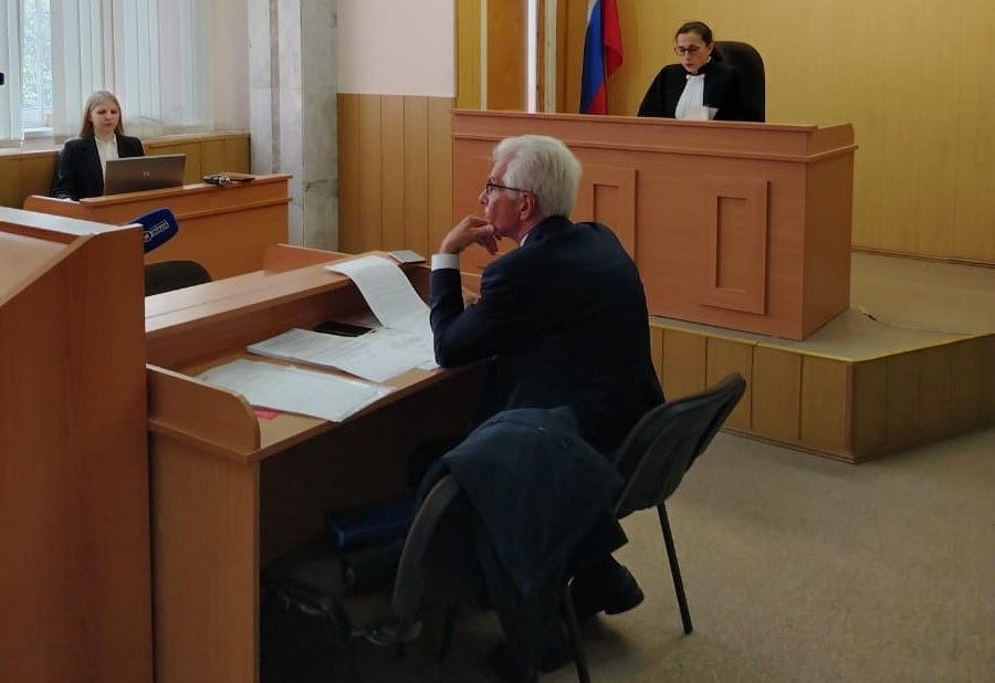 Замдиректора Ельцин Центра Людмила Телень оштрафована за дискредитацию армии  | Замдиректора Ельцин Центра заплатит штраф за дискредитацию ВС России 